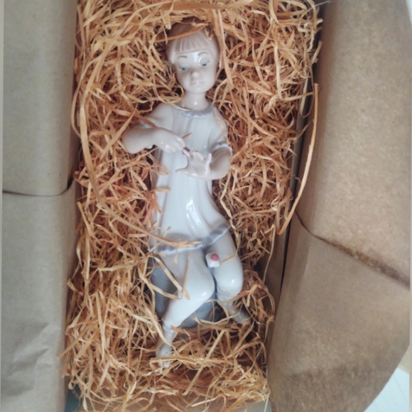 Lladro Pajama Manicurist porcelain girl with nail polish figurine w box - Picture 7 of 7